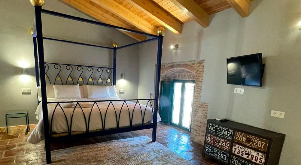 Hotel Rural La Casa De Carlota Монтанчес Екстер'єр фото